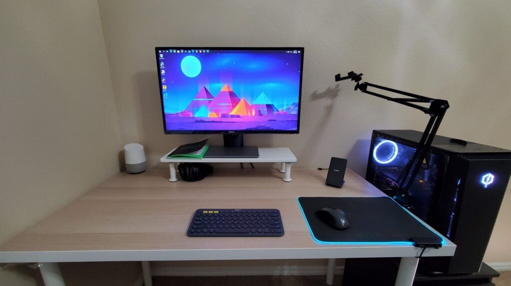 Productive And Minimal Work From Home Desk Setup